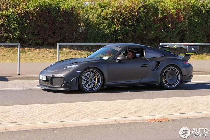 Manthey Racing has been caught testing a Porsche 991 GT2 RS at the Nürburgring, and early signs (4)