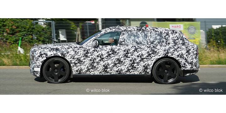 Rolls-Royce’s new electric SUV prototype spotted in the streets of Munich!#rollsroyce #electric (1)