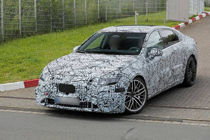 2026-mercedes-amg-c-class-ev-spied-testing-at-the-nurburgring-with-mismatched-wheels_1