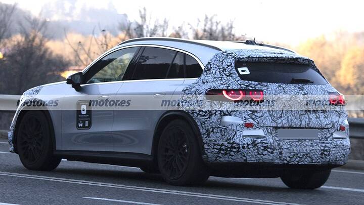 El Mercedes-AMG GLC 53 EQ se destapa, un futuro SUV eléctrico extremo con más potencia de la que imaginas 14