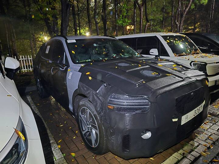 2027 Genesis GV70 HEV_1280_20251010_203511