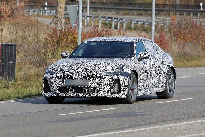 imgi_51_the-audi-rs-6-sedan-is-making-a-comeback-should-the-four-door-bmw-m5-worry_14