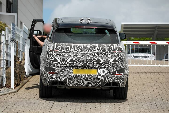 spy-photos-range-rover-sport-facelift-newcarscoops_22