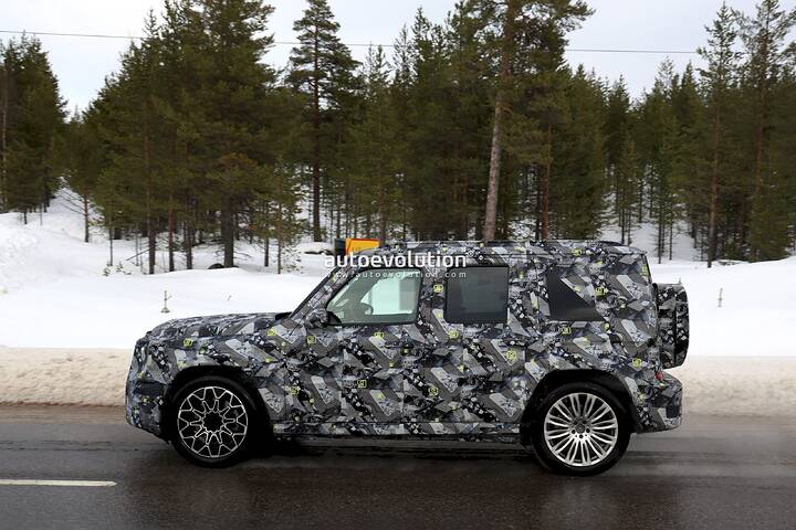 imgi_36_spy-photos-mercedes-benz-showcases-baby-g-class-off-roader-in-new-camo-acknowledging-speculations_8