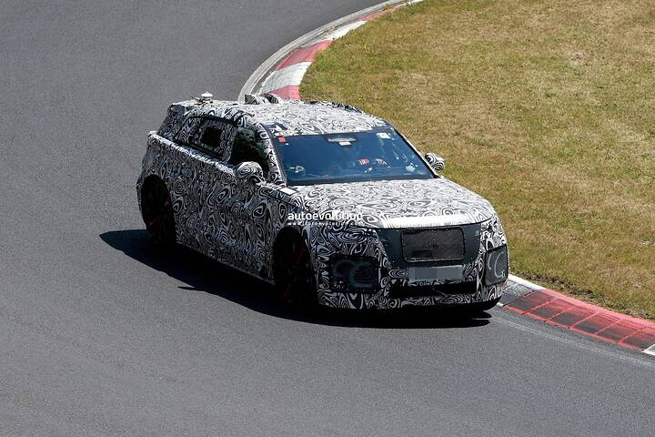 imgi_34_2027-range-rover-velar-electric-spied-with-a-full-roll-cage-testing-at-the-nurburgring_3