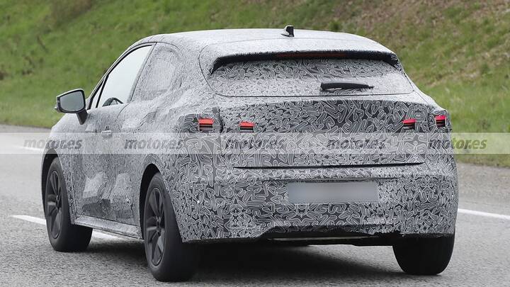 renault-clio-2026-fotos-espia-2025107830-1745340531_6