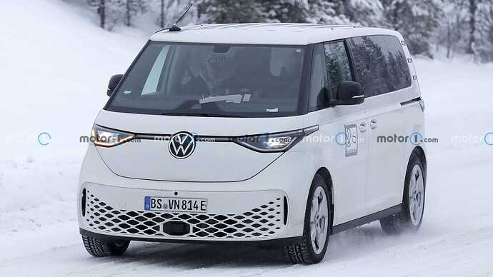 2024-volkswagen-id.-buzz-lwb-spy-photo (1)