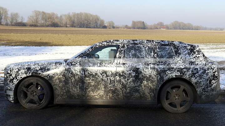 rolls-royce-suv-electrico-newcarscoops-2028-2026112302-1769702394_15