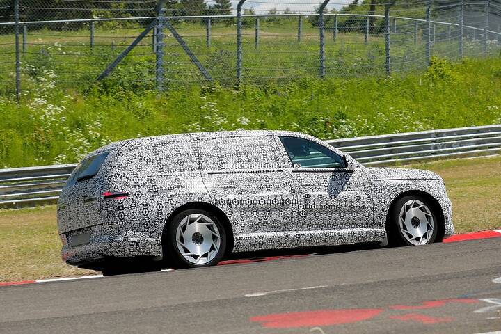 2026-genesis-gv90-three-row-luxury-electric-suv-caught-lapping-the-nurburgring-in-anger_8