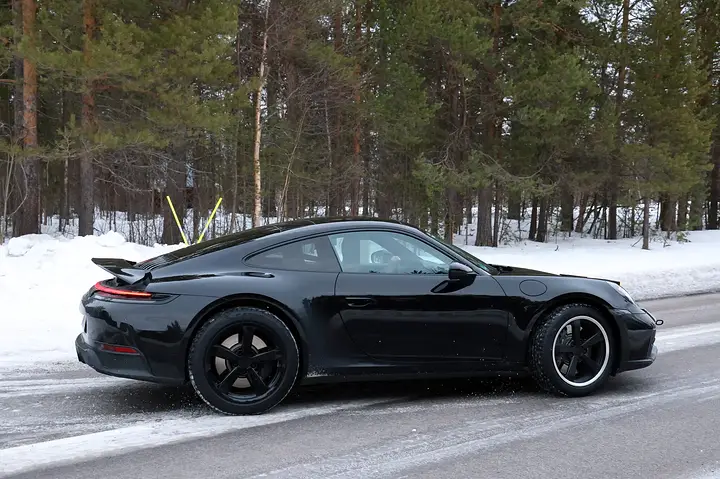 Porsche-Dakar-newcarscoops-11-2048x1365