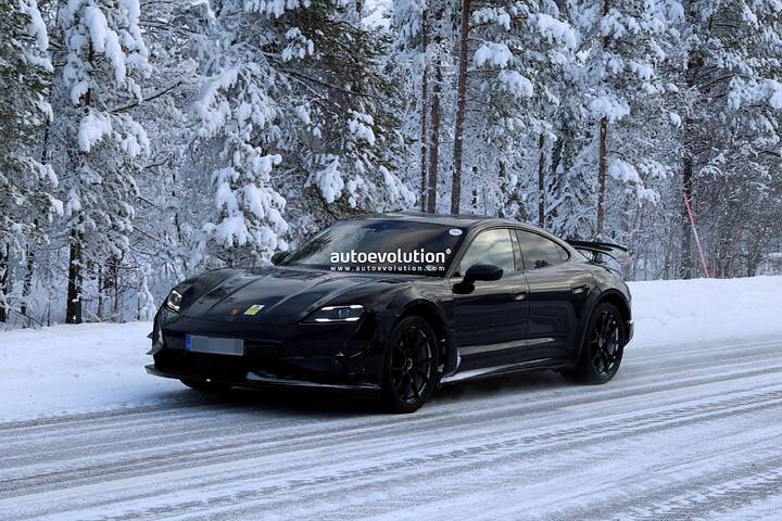 newcarscoops_ Porsche Taycan GT4 RS(11)