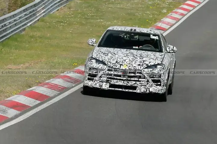 2026-Lamborghini-Urus-Facelift-1-768x513