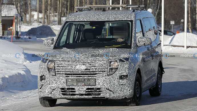 ford-tourneo-courier-spy-photo (1)