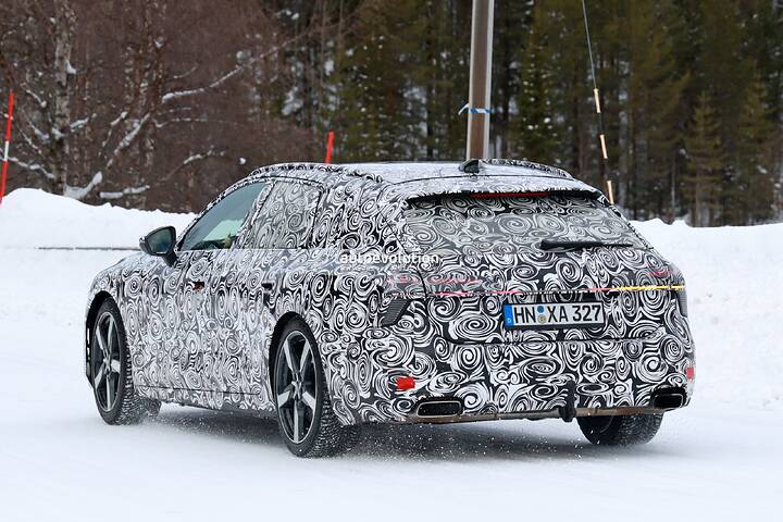 2025-audi-a7-avant-kicks-up-snow-during-cold-weather-testing_23