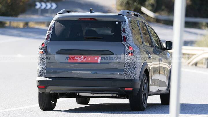 dacia-jogger-2026-fotos-espia-2024105184-1731321609_16