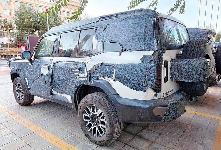 2027 Nissan Terrano SUV _newcarscoops_44b1f