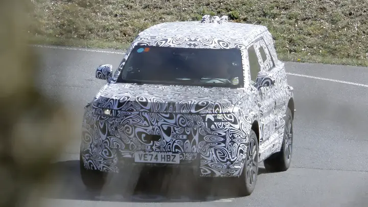 Baby Electric Land Rover Defender Sport - front end_jjumyq