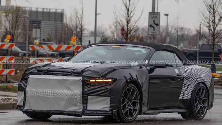 imgi_160_ford-mustang-dark-horse-sc-convertible-spy-photo--newcarscoops-13
