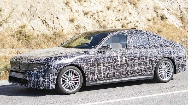 bmw-serie-5-restyling-2026-fotos-espia-2025109607-1755169551_4