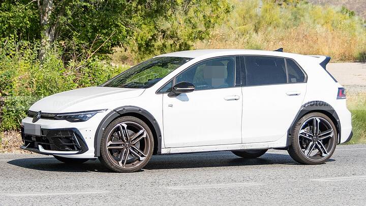 Volkswagen dudó sobre su continuidad pero habrá un nuevo T-Roc R, y estas fotos espía lo confirman 4