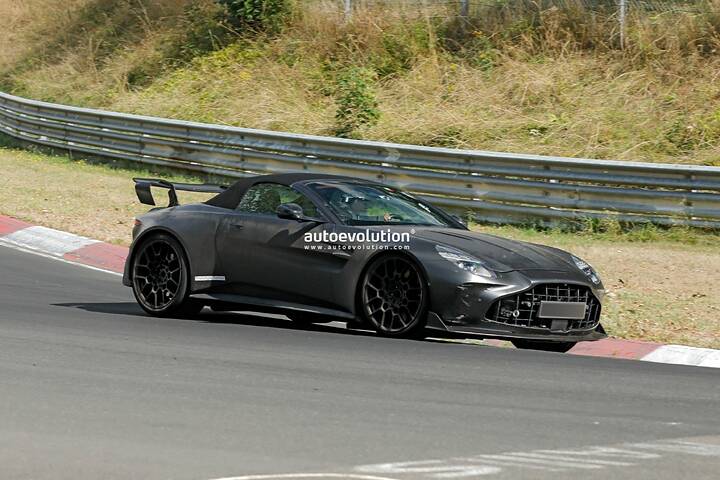 spy-photos-the-2027-aston-martin-vantage-rs-roadster-is-gaydon-s-next-open-top-track-weapon_10