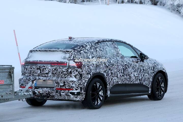 imgi_53_here-is-the-interior-of-the-2027-audi-a2-e-tron-before-you-re-supposed-to-see-it_16