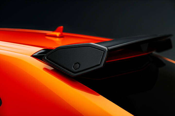 Urban-Widetrack-Lamborghini-Urus-SE-Spoiler