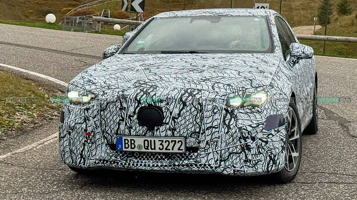 imgi_36_mercedes-benz-c-class-eq