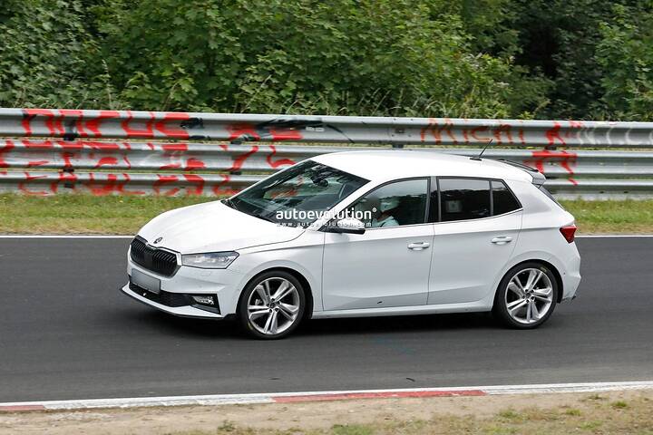 imgi_72_2026-skoda-fabia-rs-potentially-spied-may-feature-volkswagen-polo-gti-muscle_23
