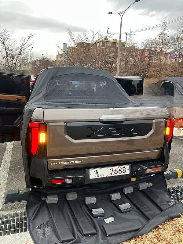 KGM Musso Grand (Q300)_01