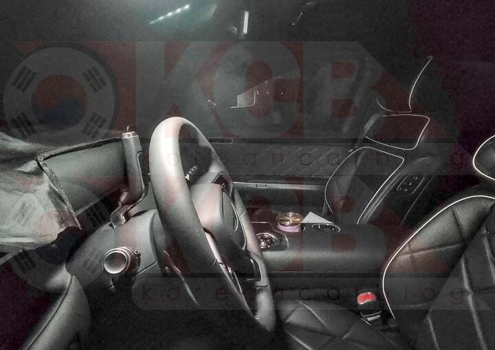imgi_13_genesis-gv90-interior-leaked_newcarscoops_2-980x694.jpg