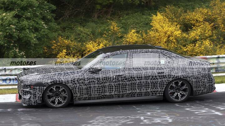 BMW resucita al Serie 7 Alpina, lujo extremo y actitud sin filtros para incomodar al Clase S ya rugen en Nürburgring 8