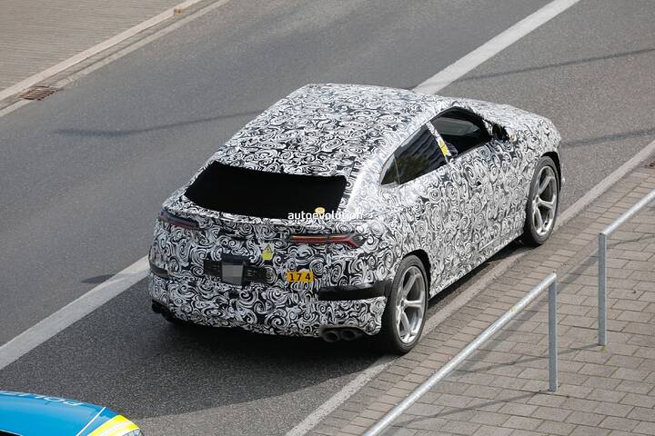 spy-photos-german-police-pulls-over-2025-lamborghini-urus-phev-at-the-nurburgring_5