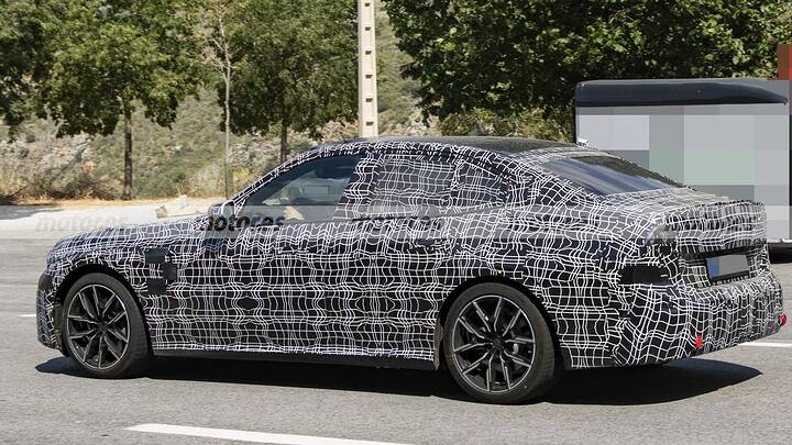 bmw-serie-3-330-phev-2027-fotos-espia-2025109425-1753893963_8