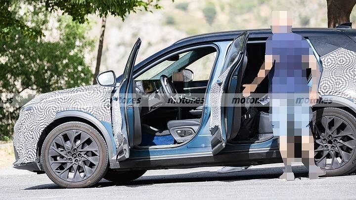 interior-renault-scenic-2027-electrico-fotos-newcarscoops-2026115240-1783792492_3