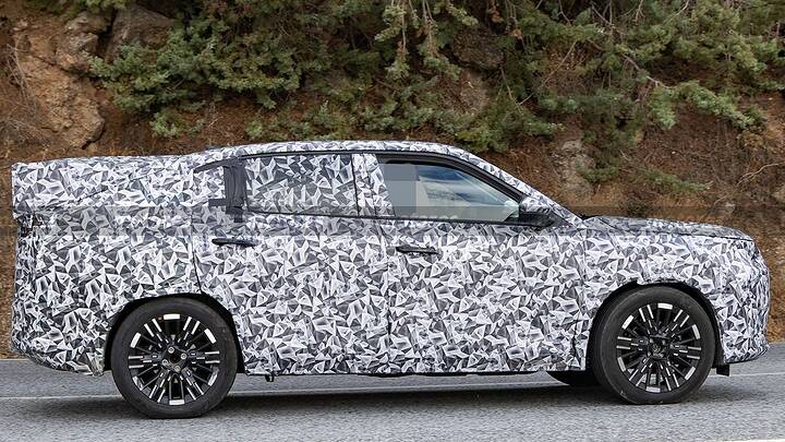 FIAT se adelanta a Dacia con un singular SUV Coupé, cazado el nuevo Panda Fastback 9