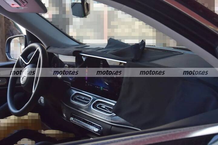 mercedes-gle-2026-fotos-espia-interior-2024103282-1721217729_14