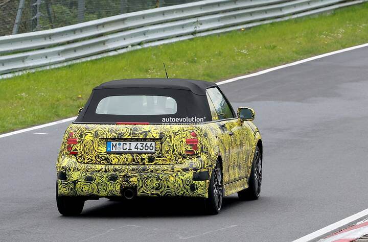 2025-mini-john-cooper-works-convertible-spied-gas-and-electric-versions-are-on-the-menu_12