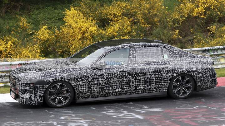 BMW resucita al Serie 7 Alpina, lujo extremo y actitud sin filtros para incomodar al Clase S ya rugen en Nürburgring 7
