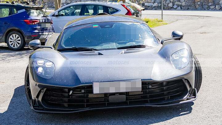 aston-martin-valhalla-2027-fotos-newcarscoops-2026113927-17776493522