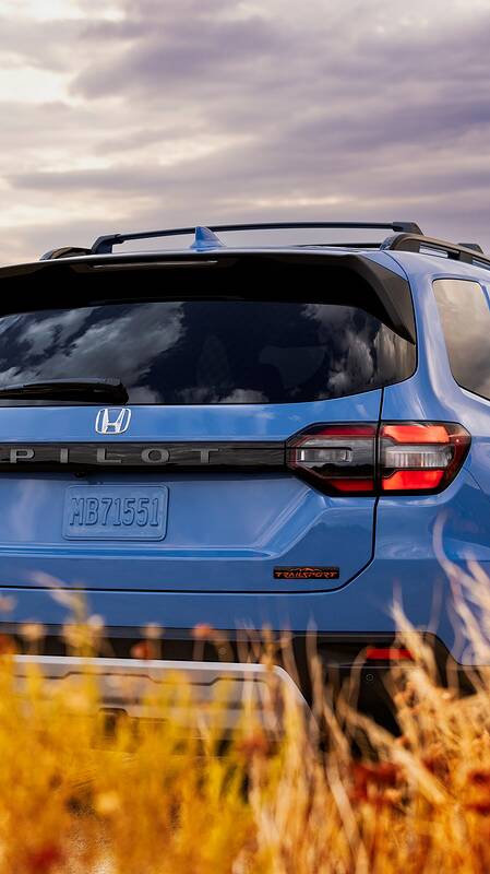 2023-honda-pilot-design-teaser-previews-trailsport-off-road-trim-level-198616_1
