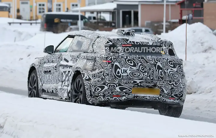 2026-range-rover-velar-successor-spy-shots--photo-via-baldauf_100956301_h