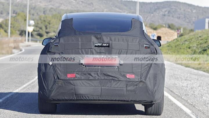 tesla-model-y-juniper-2026-fotos-espia-2025105983-1735817938_12
