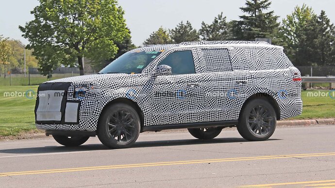 next-gen-ford-expedition-side-view-spy-photo (3)