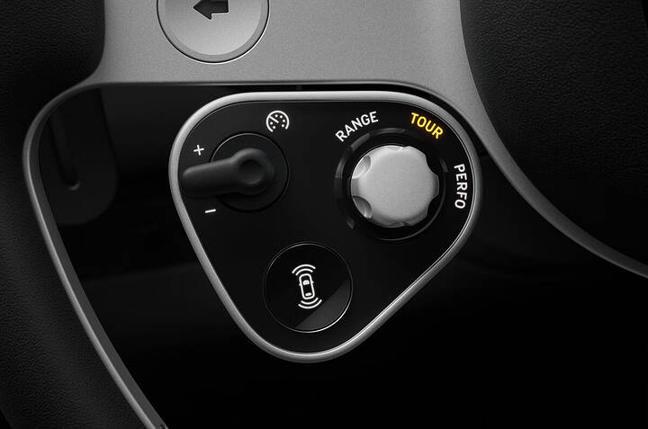 ferrari-luce-interior-6