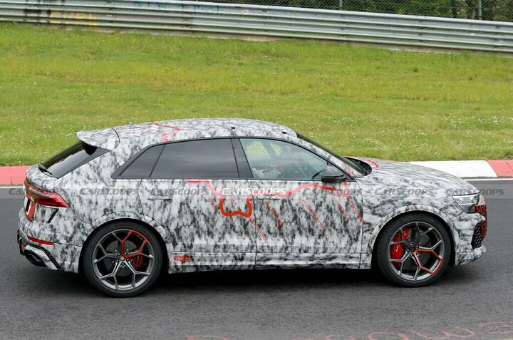 https___www.carscoops.com_wp-content_uploads_2024_05_2025-Audi-RS-Q8-521-8-1024x679