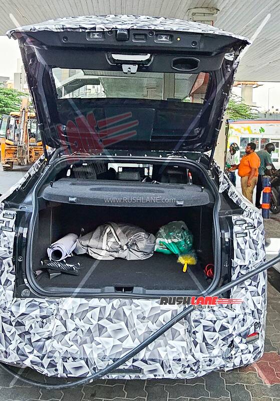 New-Fiat-F2X-Fastback-SUV-Spied-In-India--newcarscoops-6