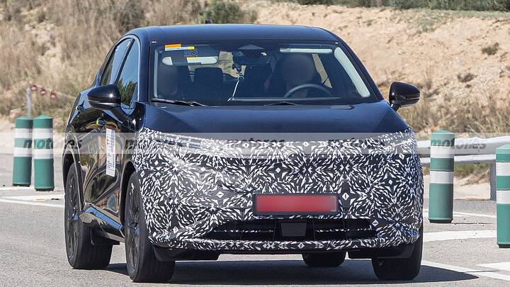 nissan-ariya-facelift-2026-fotos-espia-2025107889-1745588659_1