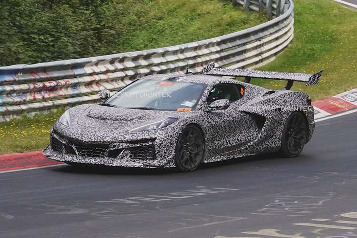 1.200hp Corvette Zora spied#corvette #Zora #corvettezora #prototype #erlkönig #spyshot #testmule #american #supercar #carspy #Nürburgring