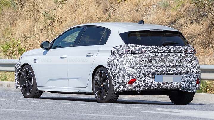Cazado el nuevo Peugeot 308, descubre la renovación que desafía al Golf en estas fotos espía 14